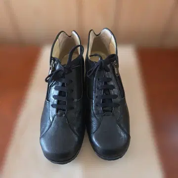 무스탕 숏부츠 블랙 22.5cm 5E