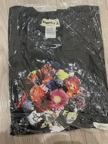 [ 미개봉 새상품 ] Superfly 꽃무늬 T셔츠 L