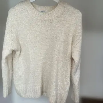 아이보리 크루넥 니트 스웨터