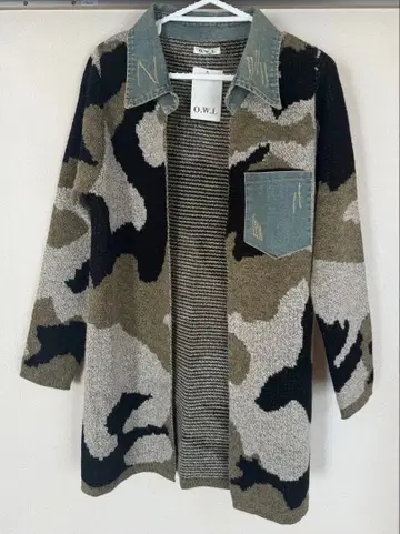 택 포함 새상품 O.W.L. 카모 패턴 데님 옷깃 니트 가디건 겉옷