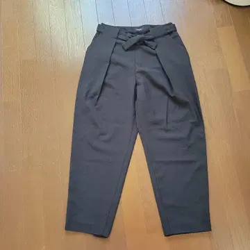 MAx&Co. 블랙 리본 포함 슬랙스