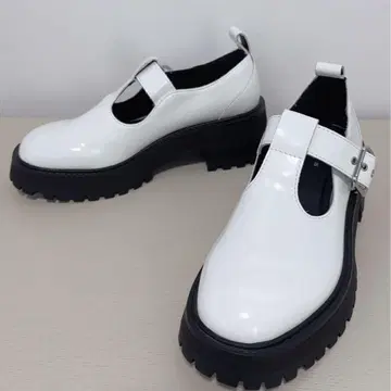 미사용급 ZARA 통굽 로퍼 트랙 밑창 메리 제인 35