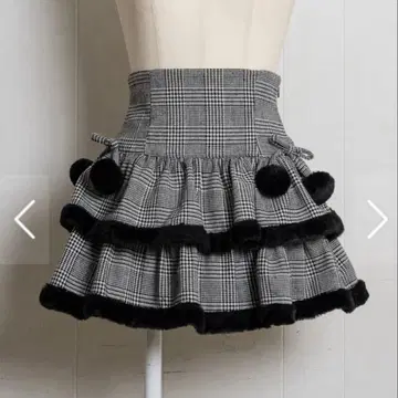 Pium 퍼 티어드 미니 스커트 블랙