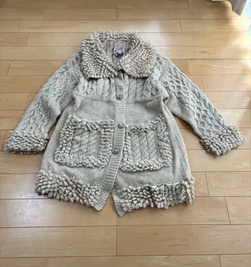 자연스러운 니트 가디건 베이지