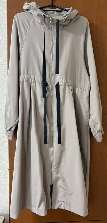 Ray Cassin 베이지 후드 부착 롱 코트