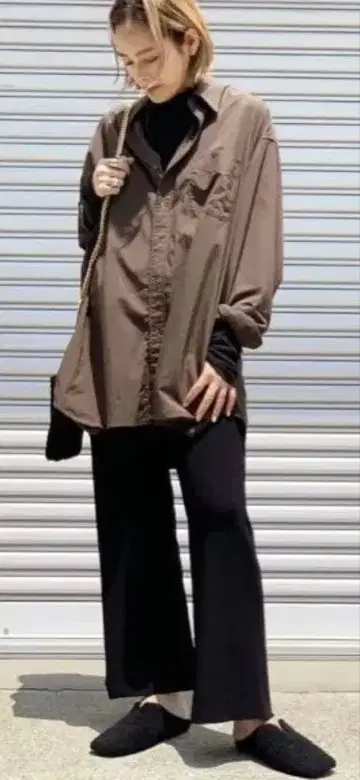 블랙 와이드 팬츠 스트레치 소재