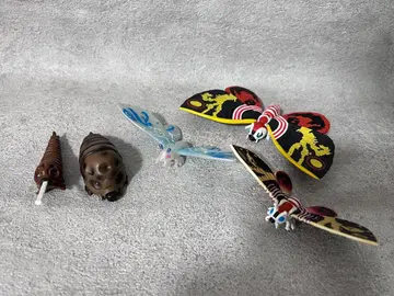 모스라 피규어 묶음 판매