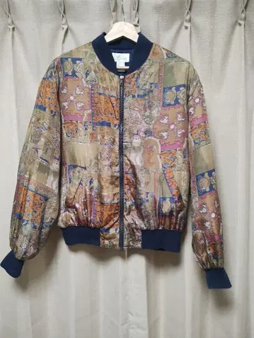 멀티 컬러 프린트 봄버 자켓 (구제 의류)