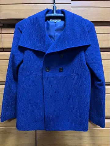 파란색 더블 브레스트 피 코트