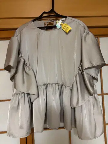 yori 백리본 새틴 블라우스