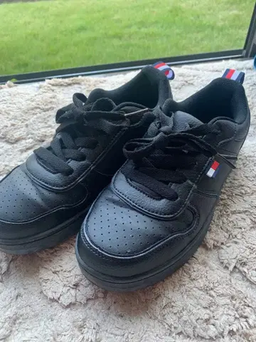 블랙 토니 필 거 스니커즈