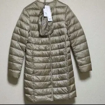 유니클로 울트라 라이트 다운 컴팩트 코트 M 베이지 새상품 택 포함