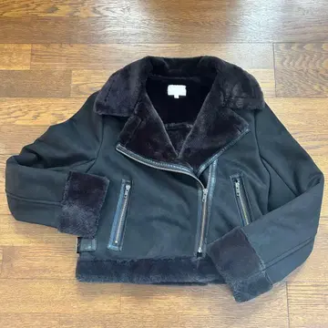 새상품급 리엔다 rienda 라이더스 무스탕 블랙 M 사이즈