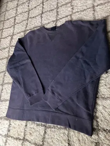 GAP 크루넥 맨투맨 네이비 페이드