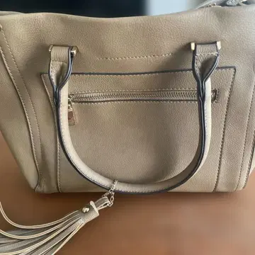 베이지 합성 피혁 숄더백