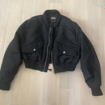 ZARA MA1풍 새상품급 블랙 크롭 자켓 S사이즈