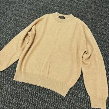 새상품급 두툼한 캐시미어 100 카멜 브라운 니트 스웨터