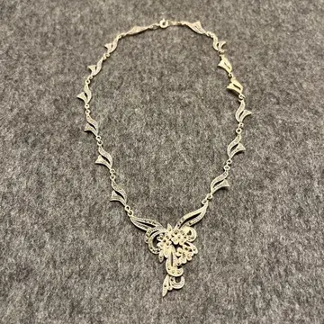 말카사이트 꽃과 잎 디자인 목걸이