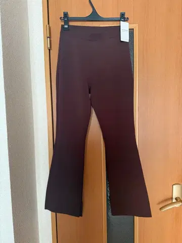 미사용 새상품 2025 AWSpick and Span 플레어 니트 팬츠