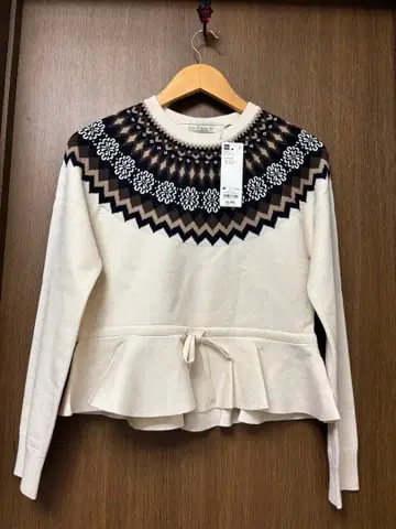 택 포함 새상품 GU 페플럼 니트 풀오버 by rokh M