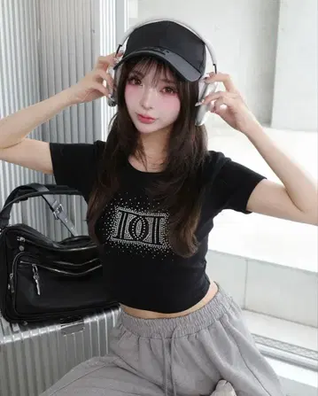 샤이니 DD 로고 컴팩트 T셔츠 BLACK