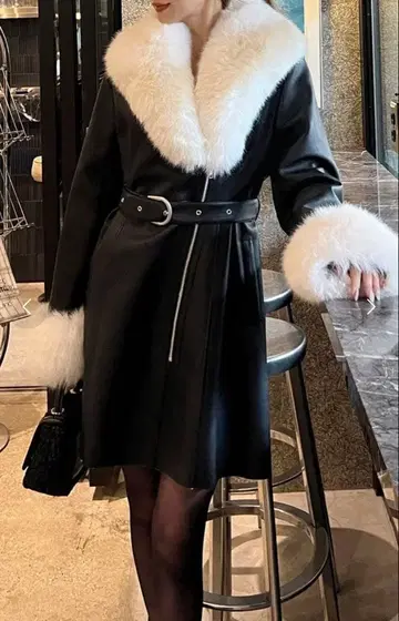 [ ROYAL PARTY ] 미들 페이크 무스탕 코트