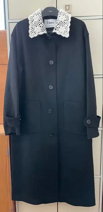 Fano Studios 크로셰 칼라 울 롱 코트