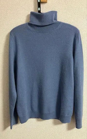 유니클로 캐시미어 터틀넥 라이트 블루 블루 XL 사이즈