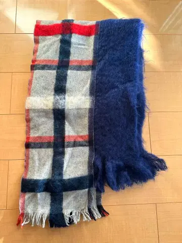 [아페프랑스] 체크 무늬 머플러 그레이 x 네이비 x 레드