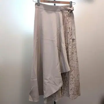 [ 미사용 새상품 ] 플레어 스커트 사이즈 38 핑크 베이지