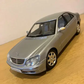레벨 1/24 메르세데스-벤츠 S600 도색 완료품