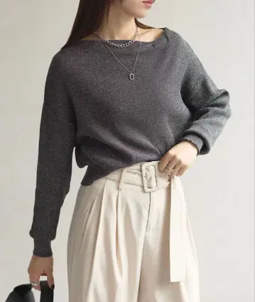 [ 가격 인하 가능 ] Thevon. 보트넥 라메 드레이프 니트