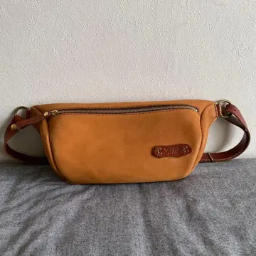 HERZ 헬츠 입체 바닥 바디백 F-5