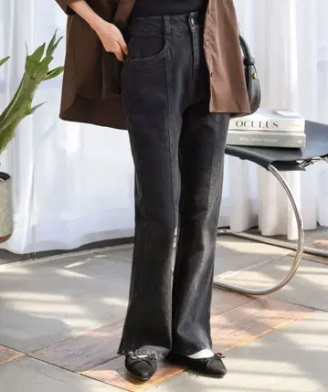 petitle 하이웨스트 센터 시임 세미 플레어 데님 팬츠 블랙 PM