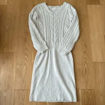 [ 새상품급 ] 로얄 파티 케이블 니트 긴팔 원피스