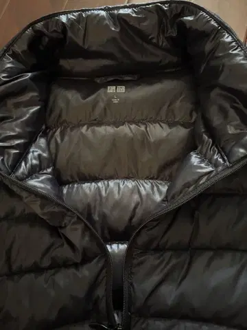 유니클로 울트라 라이트 다운 블랙