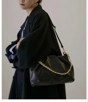 [ AULENTTI ] 체인 2WAY 개더 숄더백 블랙