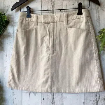 평평하게 놓았을 때 허리 33