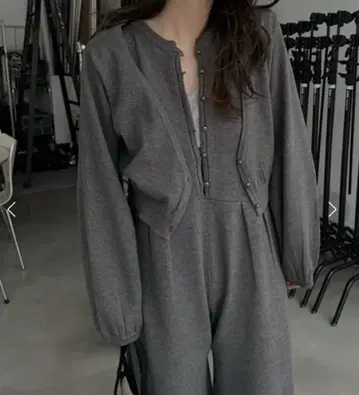 윌프리 cropped V neck 니트 가디건