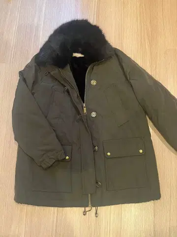 올리브 그린 퍼 달린 모즈 코트 카키 마이클코어스 새상품급