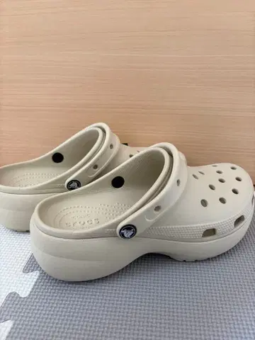 Crocs 통굽 샌들 베이지 W9 25cm
