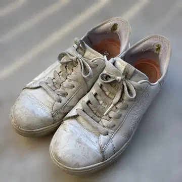 SKECHERS 슬립인 화이트 스니커즈