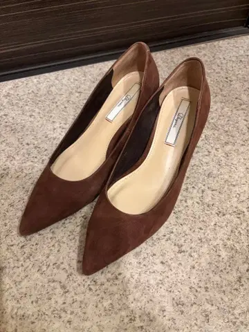 디아나도트 브라운 스웨이드 펌프스 24.5cm