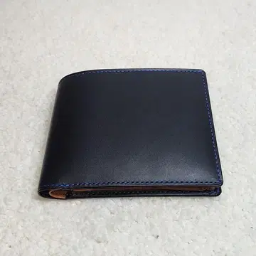 소메스 안장 소가죽 접이식 지갑 네이비