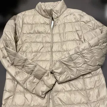미사용 새상품 택 포함 울트라 라이트 다운 베이지 다운 자켓