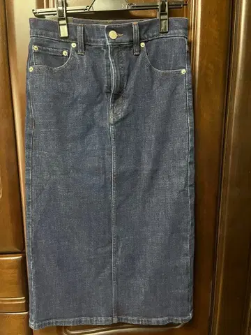 BANANA REPUBLIC 다크 데님 타이트 스커트 사이즈 2