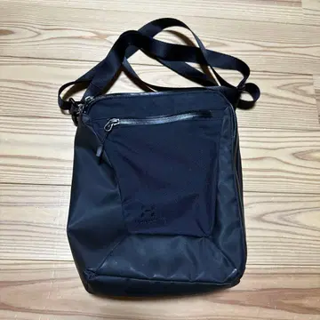 Haglofs 숄더백 블랙