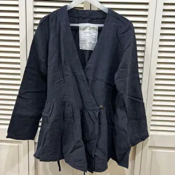 다크 그레이 랩 스타일 상의