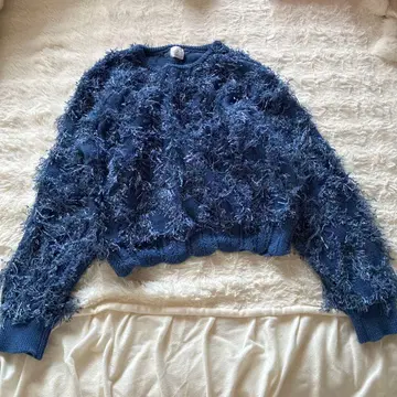 다크 블루 프린지 크롭 스웨터