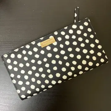 새상품 케이트 스페이드 장지갑 컴팩트 블랙 x 화이트